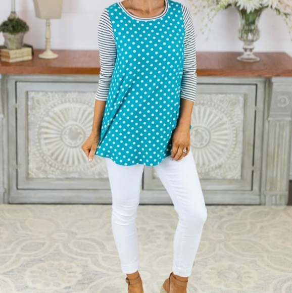 NWOT White Birch Polka Dot Top. XL - Picture 2 of 5